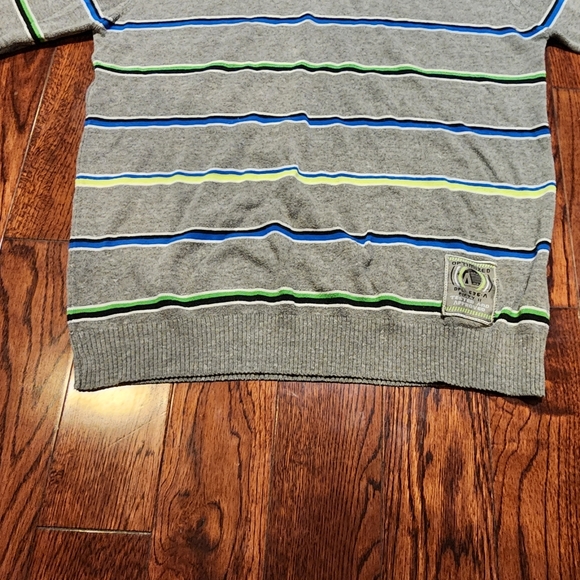 Men's Sweater - Picture 2 of 8